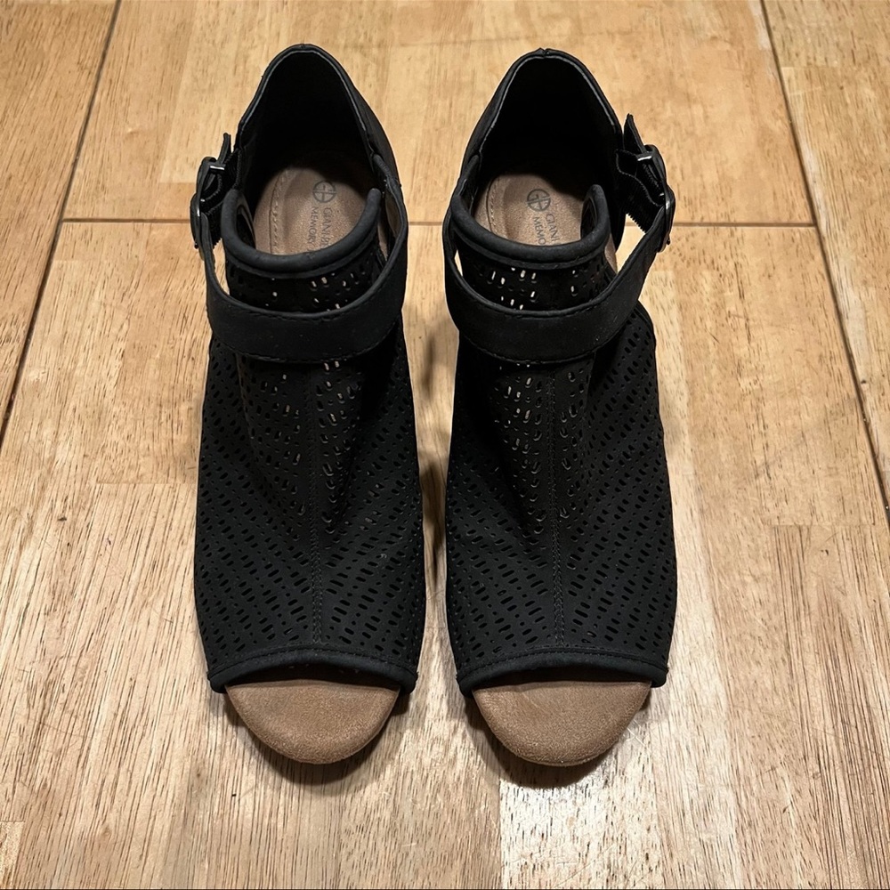 Giani Bernini Ankle Open Toe Memory Foam Shooties ~ Size 7M